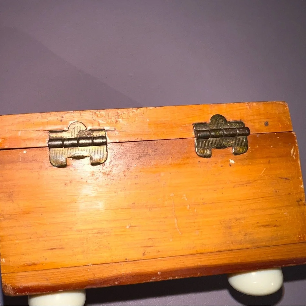 Vintage Handcrafted‎ Jewelry Box W/ Hook Lock 